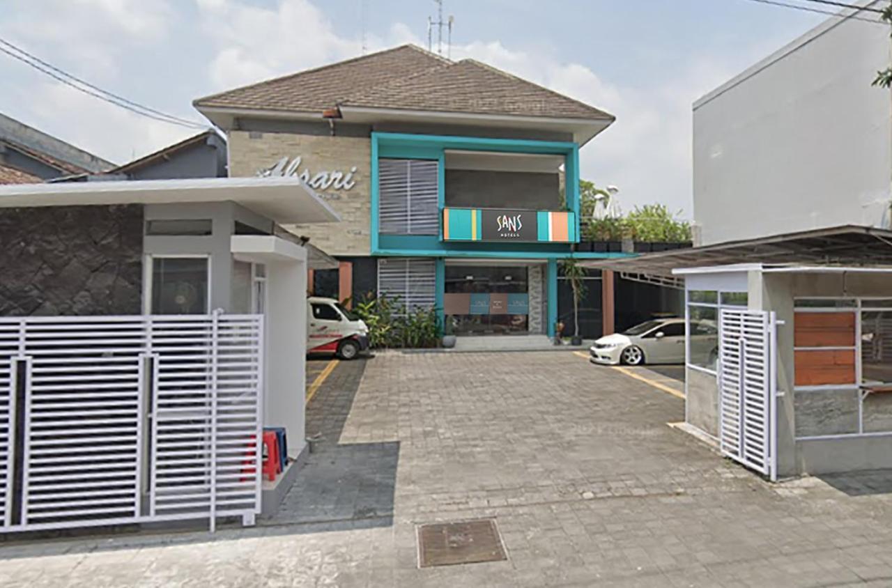 Sans Hotel Absari Yogyakarta Jarakan Eksteriør bilde